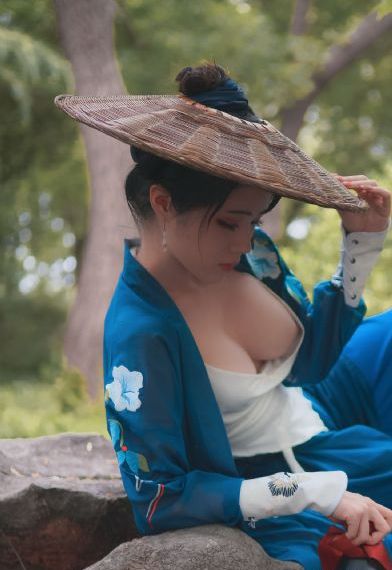变态女狂花_日韩在线播放专区